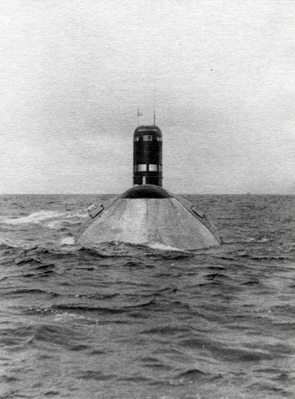 К‑27 была спущена на воду 1 апреля 1962 года