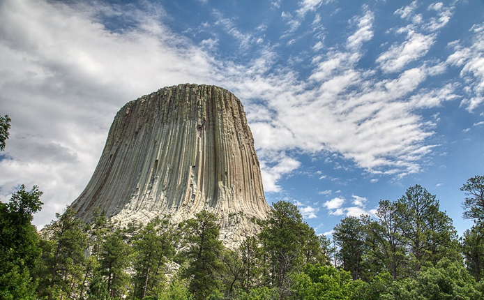 Девилс-Тауэр или Башня Дьявола.