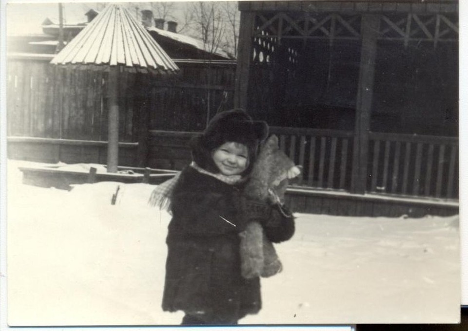    Девочка с куклой, 1967 год. Фото предоставлено Музеем истории города Иркутска им. А.М. Сибирякова.