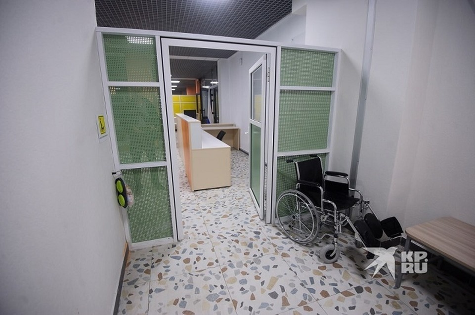    В Свердловской области в новогодние праздники соцработники посетят инвалидов и пенсионеров Алексей БУЛАТОВ