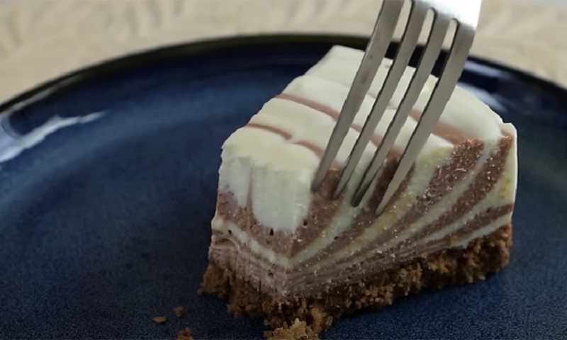 Вафельный торт без духовки — сладкое чудо из творога и какао за несколько минут