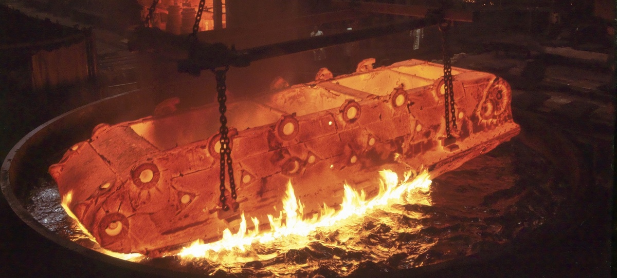 Корпус танка Panzer 68 проходит термообработку.