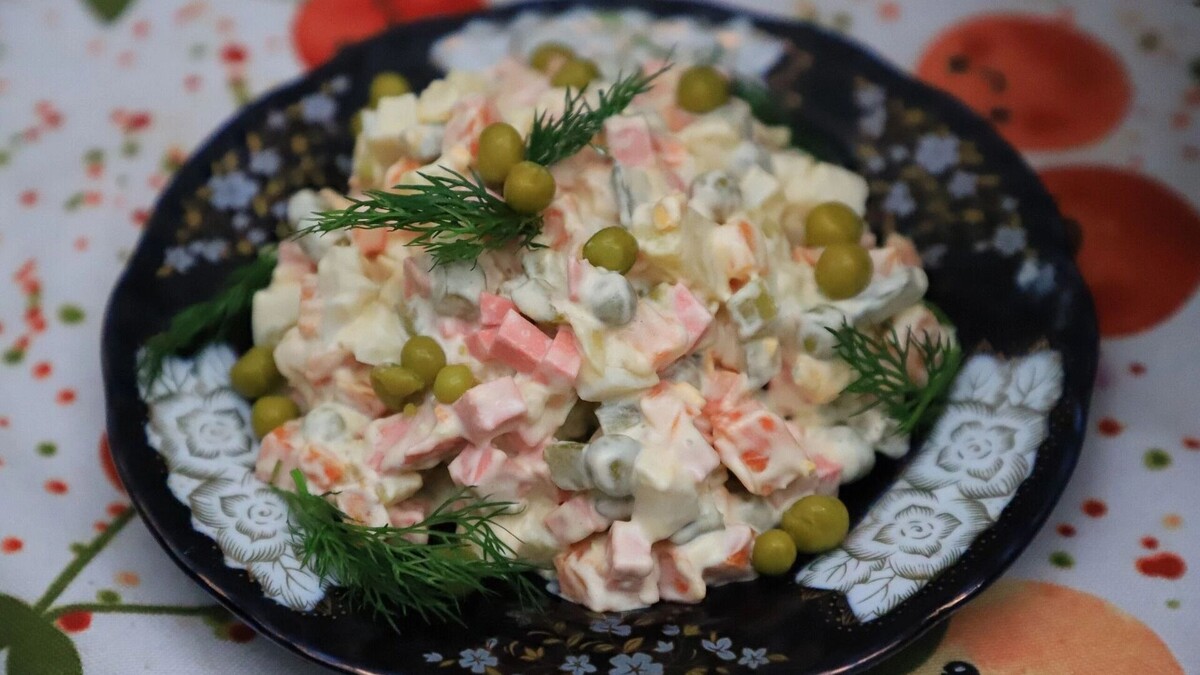    Лучше всего готовить небольшое количество салата и заправлять соусом при подаче   UzbekistanWikiEditor/cc by 2.0/wiki