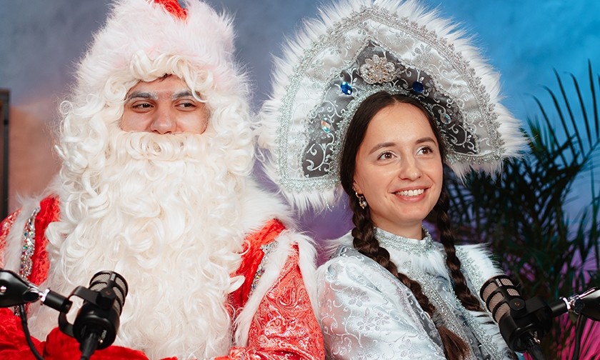 «Подари подарки и уходи!» Вся правда о работе Деда Мороза и Снегурочки
