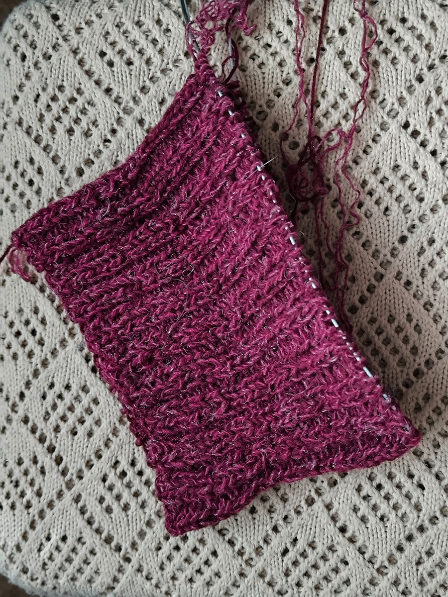 Свитер( начала  такой же ,но из другой пряжи