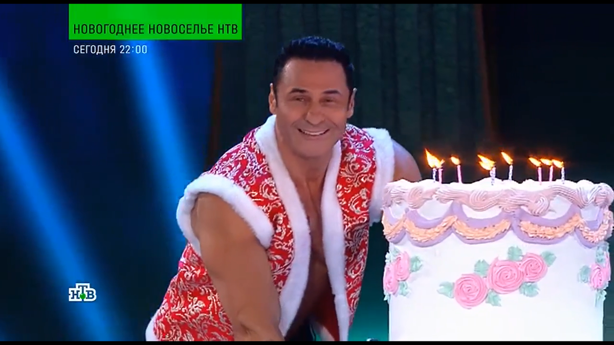 Огромный торт от "Импровизаторов"