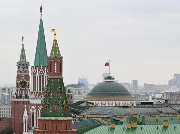 Рост МРОТ и пенсионного возраста: новое в законах с 1 января 2026 года