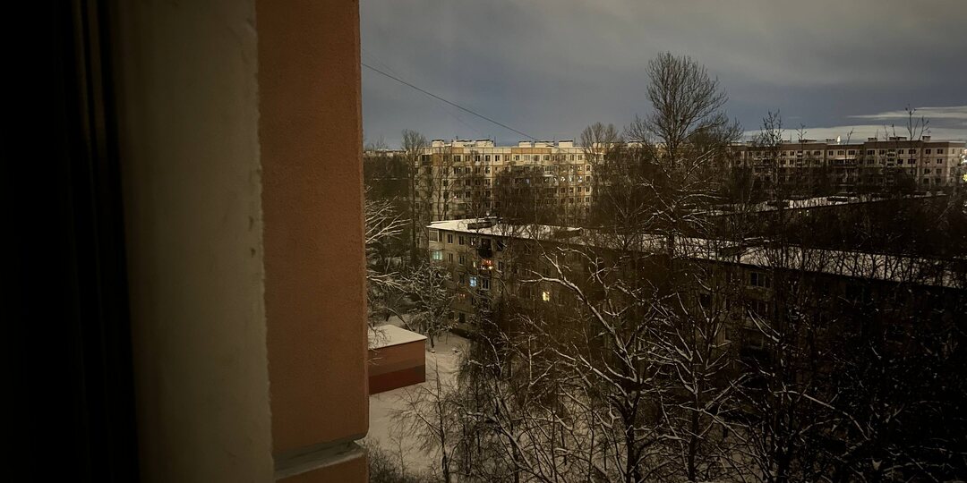 Сижу, монтирую поздравление вам и тут во всем районе отключают свет