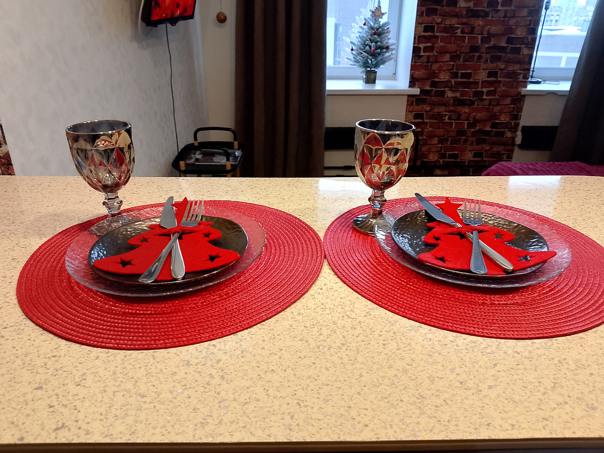 Стол в номере