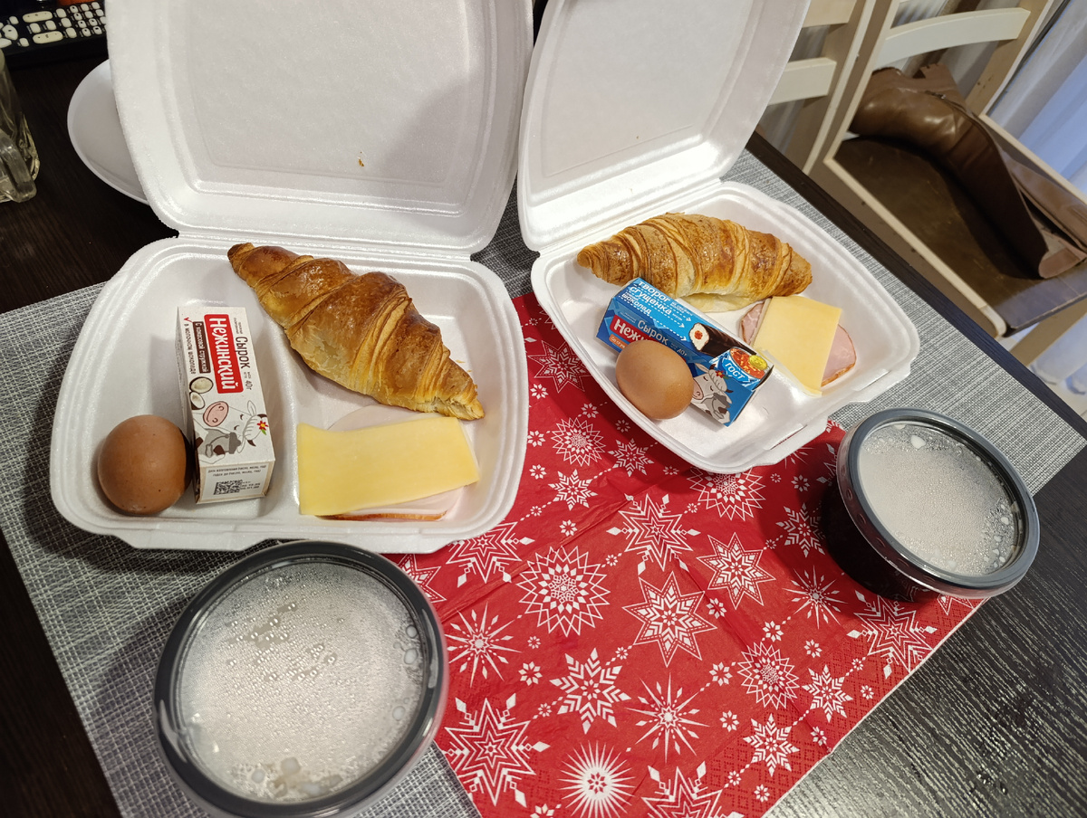 Наполнение бокса и каша каждый день разные.