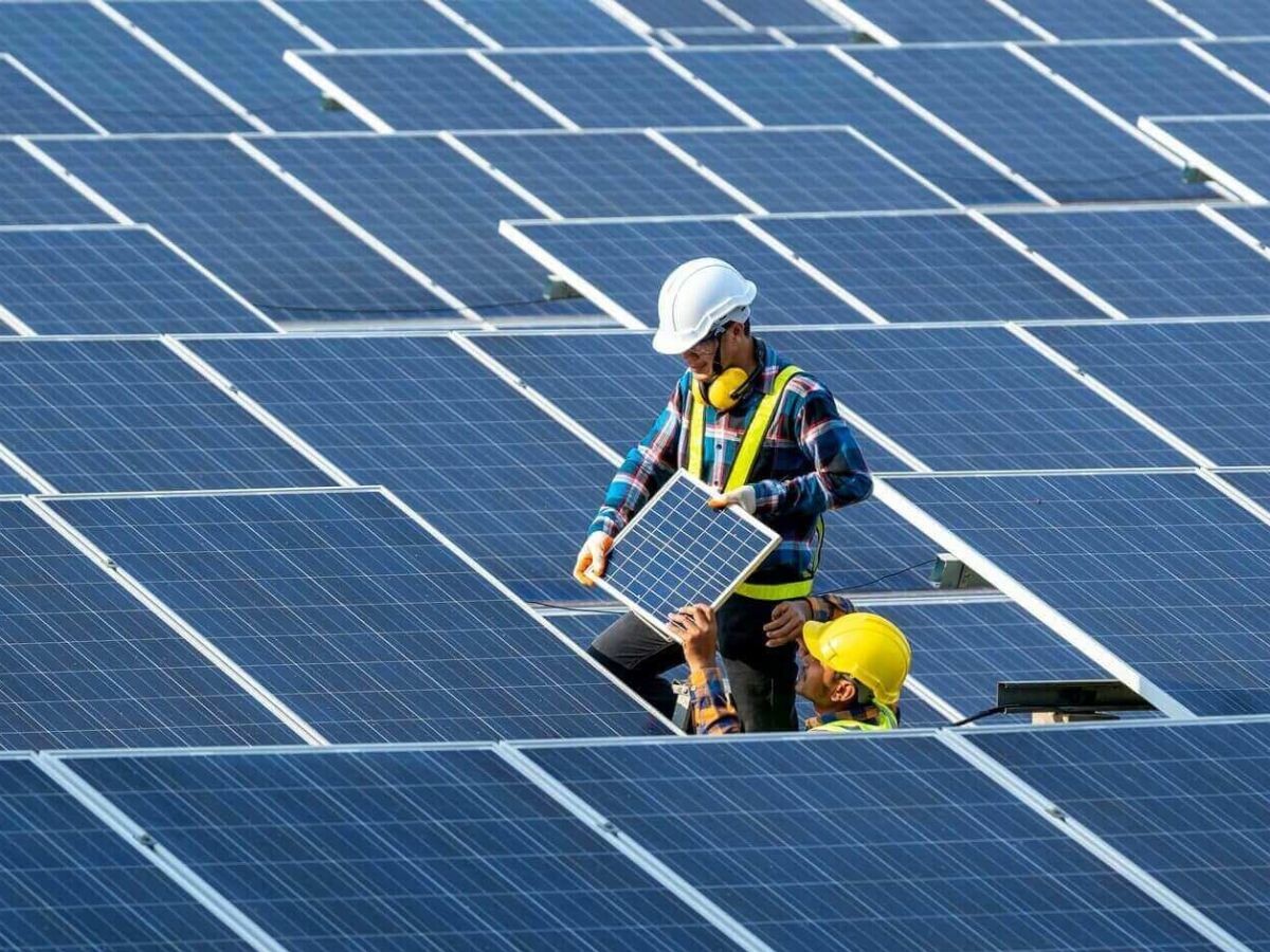    Новая солнечная панель генерирует и хранит энергию одновременно