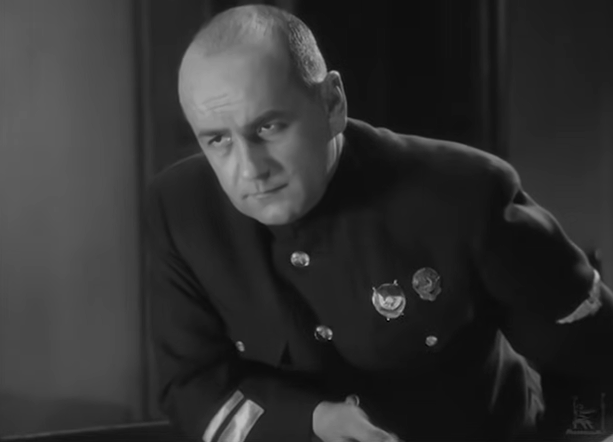 В фильме "Лётчики" главную роль сыграл ученик Евгения Вахтангова Борис Щукин, имя которого носит один из главных театральных вузов страны (иногда этот вуз ласково называют "Щукой")