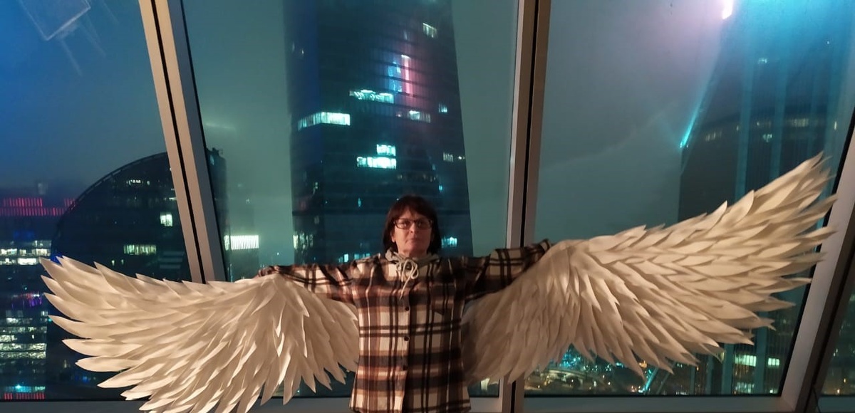 Стартую с высотки в Москва-Сити. Ждите к праздничному столу!