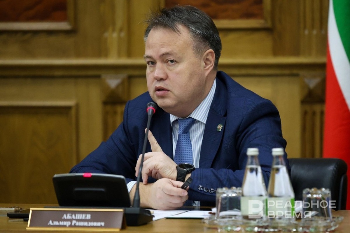    8 октября пустовавшее кресло занял исполнявший все это время обязанности министра первый замминистра Альмир Абашев. Артем Дергунов / realnoevremya.ru