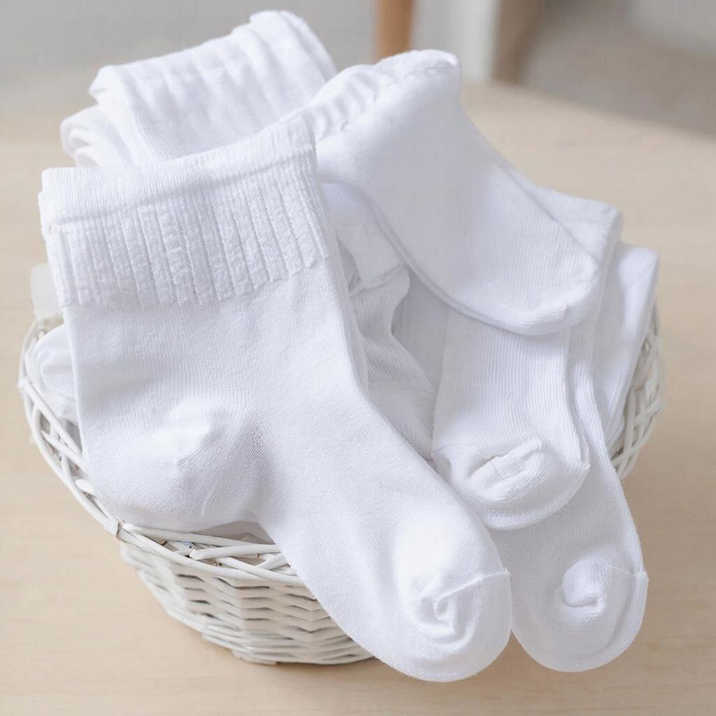 Награда за труды: целая стопка обновленных, сияющих белизной носков, готовых к носке.