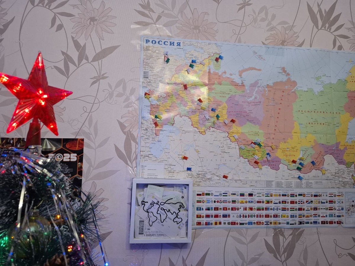 Продолжаю отмечать города на карте и складывать авиабилеты в коробочку путешественника:))