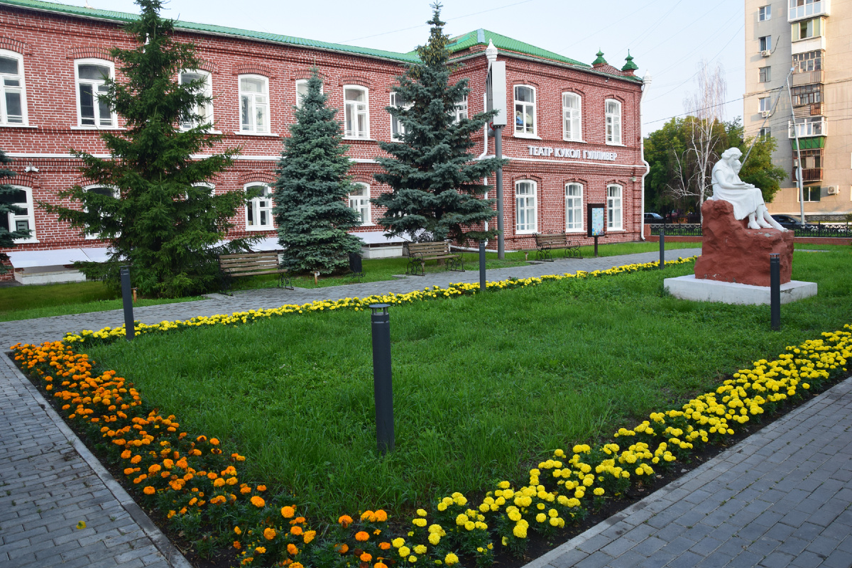 Театр кукол "Гулливер", бывший доходный дом Васильевых. Фото автора канала "Приключения Тома Сойера".