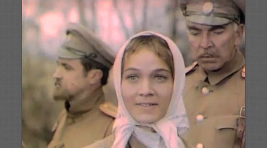 В роли Марьи, в х/ф "Тени исчезают в полдень"