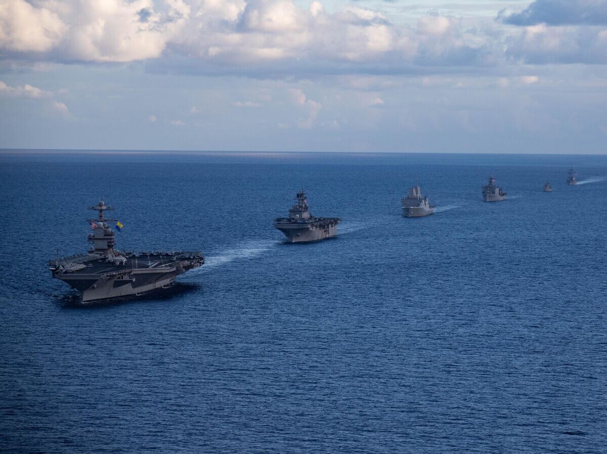    Американская авианосная ударная группа, включающая в себя авианосец "Джеральд Форд", в Средиземном море | © Фото : U.S. Navy / Petty Officer 3rd Class Maxwell Orlosky