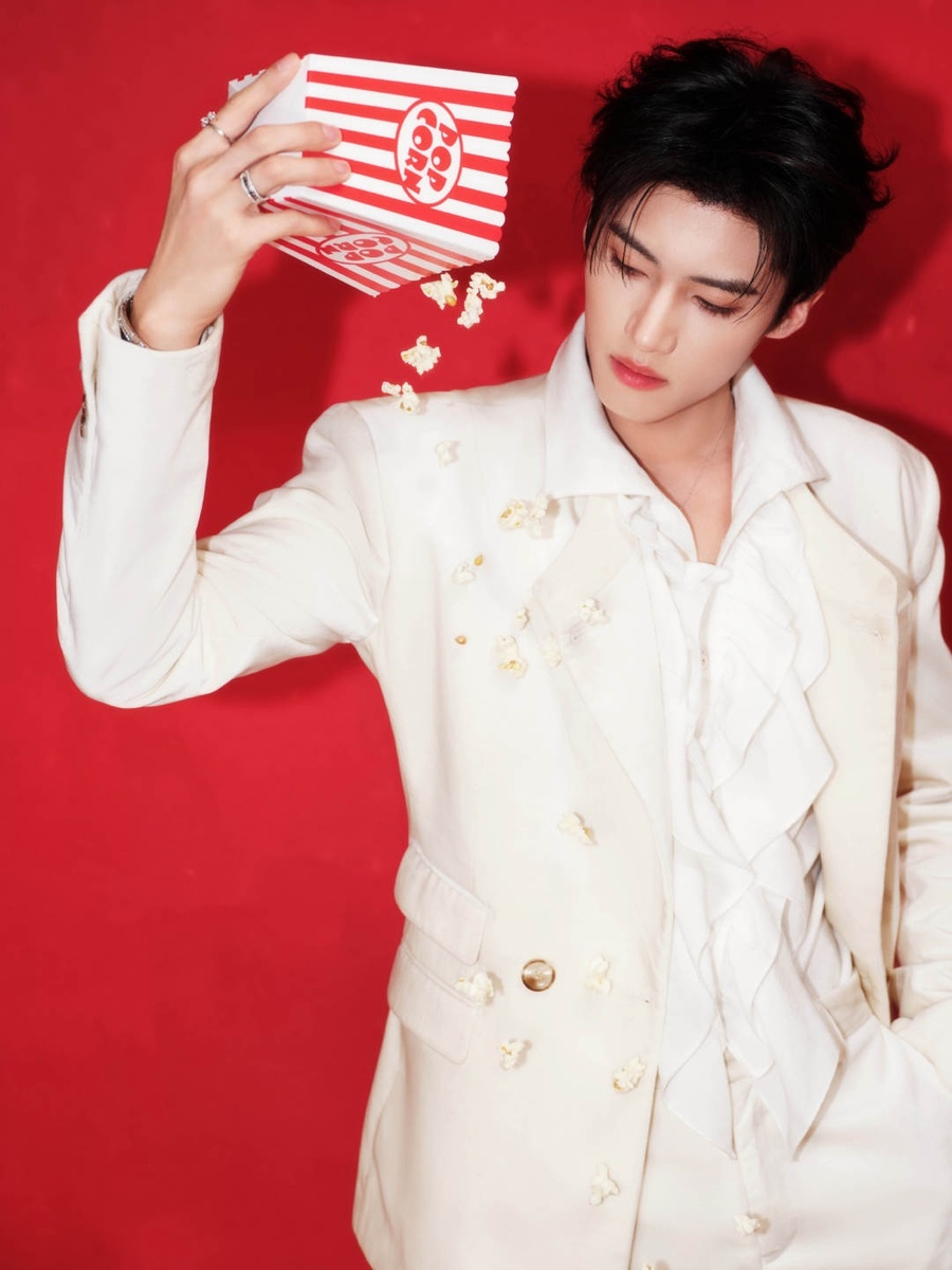 Актёр Янь Ань. Смотрите галерею...