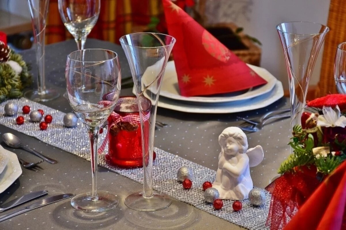    Оливье, мандарины и трупы.