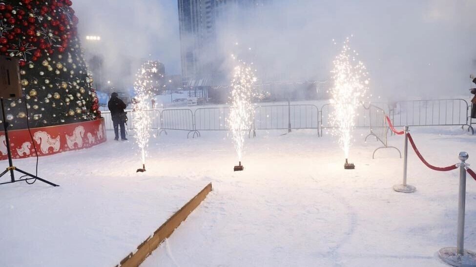    Новогодний фейерверк   Заксобрание Новосибирской области