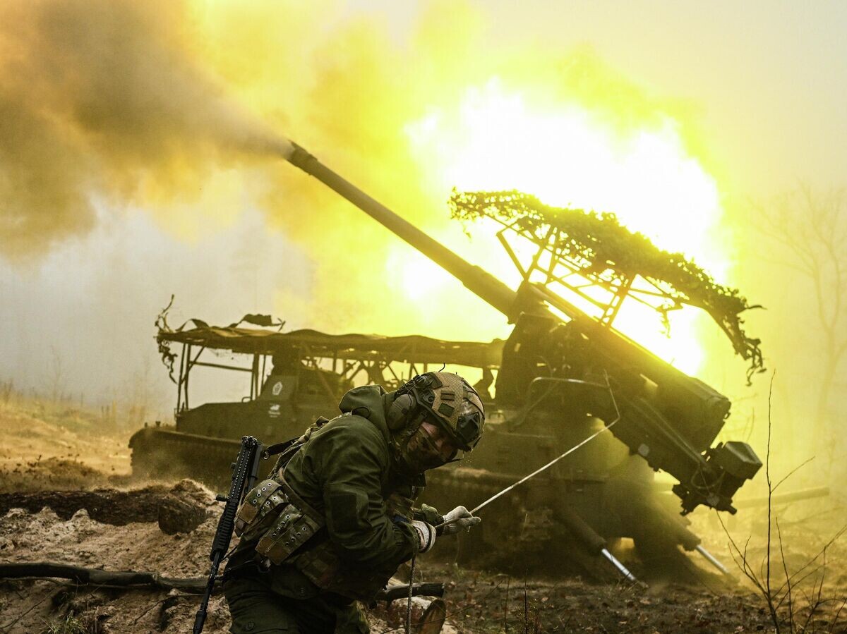    Боевая работа артиллерийского расчета САУ "Гиацинт-С" в зоне СВО | © РИА Новости / Сергей Бобылев