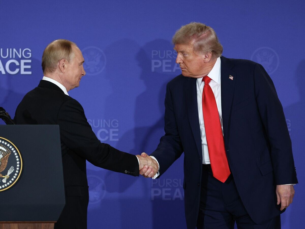    Президент России Владимир Путин и президент США Дональд Трамп на совместной пресс-конференции по итогам переговоров на Аляске | © РИА Новости / POOL