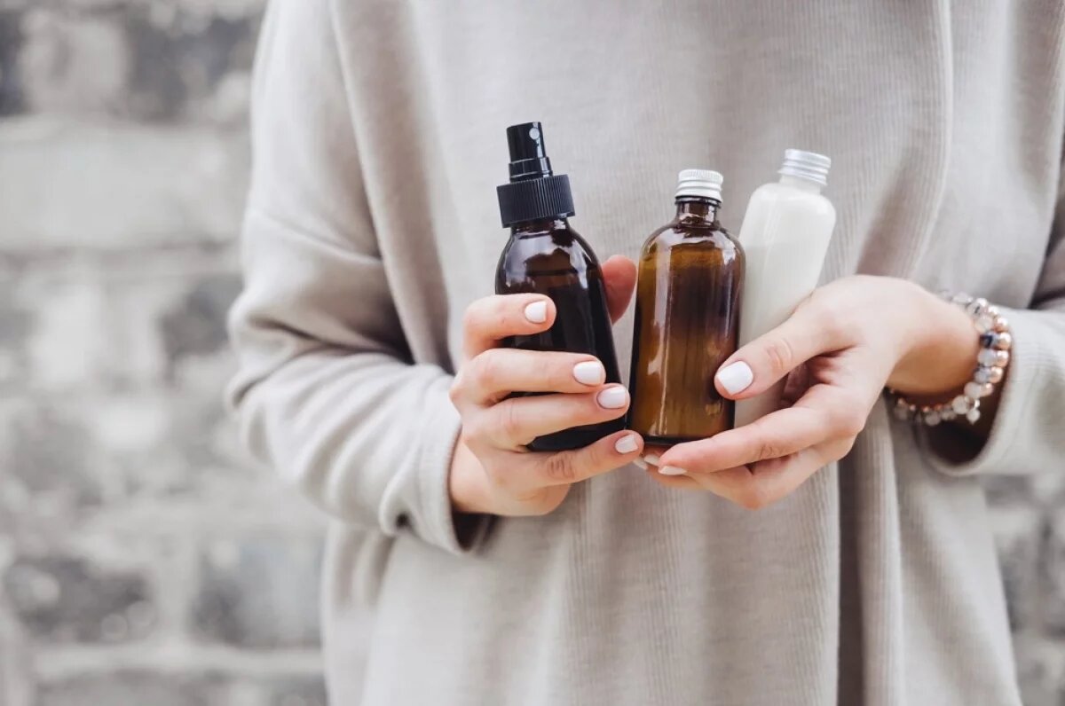    В первую очередь нужно позаботиться о гидратации кожи.