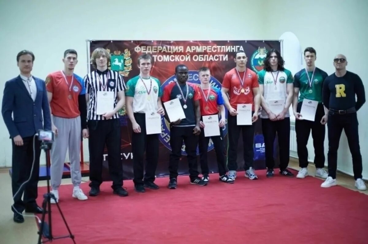    В Томске завершился Кубок по армрестлингу памяти воинов‑монахов
