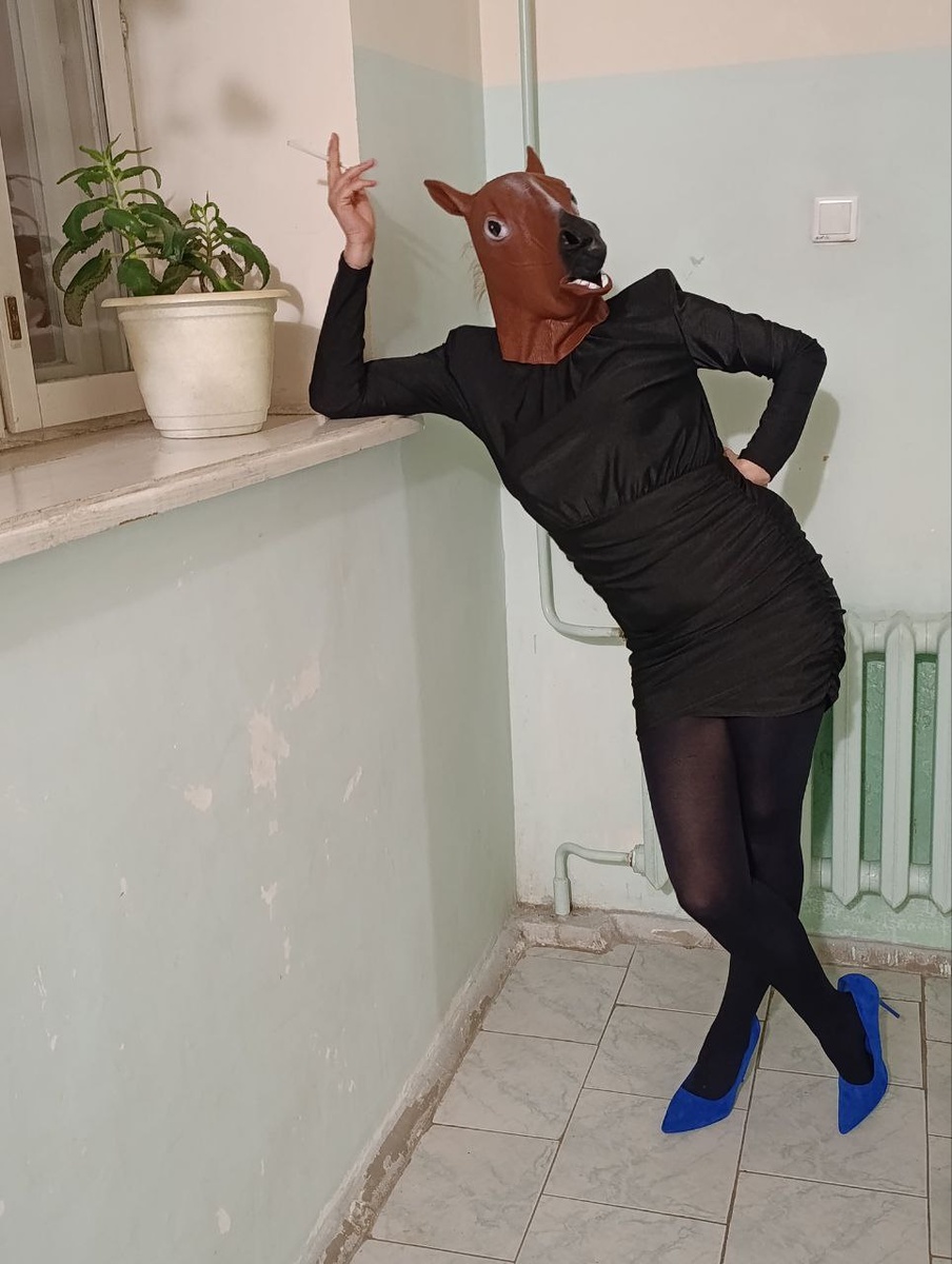 А может моя жизнь повернется на 180 градусов и я забуду о своих желаниях? Думаю я, стоя в подъезде.