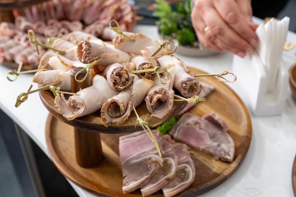    Намибия намерена начать поставлять пиво и говядину в РФ Михаил ФРОЛОВ