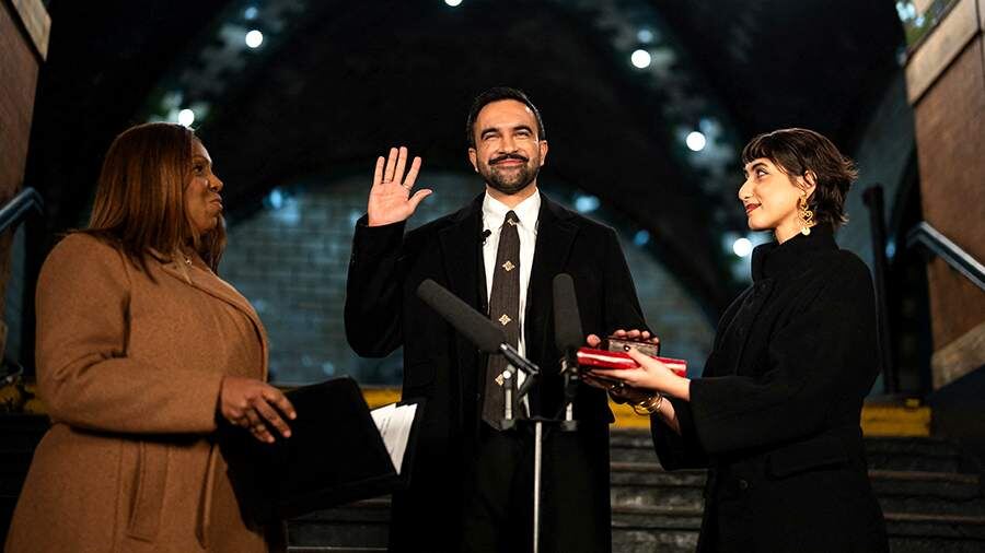    Фото: REUTERS/Amir Hamja/Pool