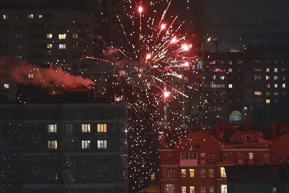    Сигнальная ракета попала в квартиру на восьмом этаже и вызвала пожар на Камчатке Олег УКЛАДОВ