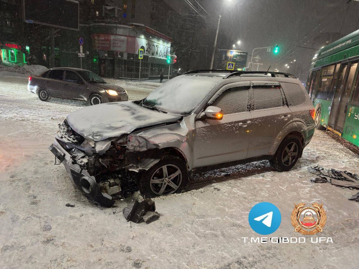    Один человек попал в больницу в результате ДТП на улице Айской в Уфе