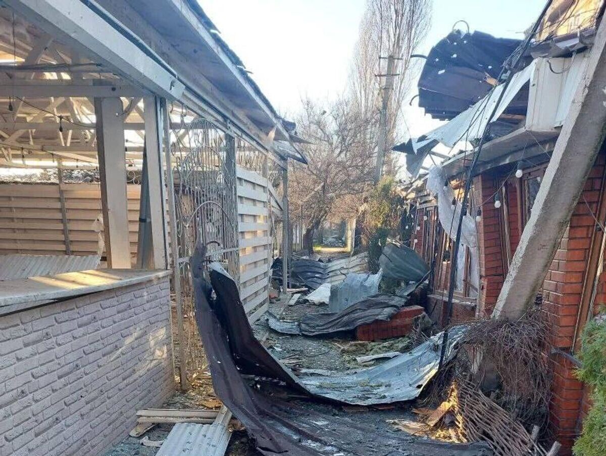    Последствия атаки дронов ВСУ на кафе и гостиницу в Хорлах Херсонской области | © Фото : пресс-служба губернатора Херсонской области
