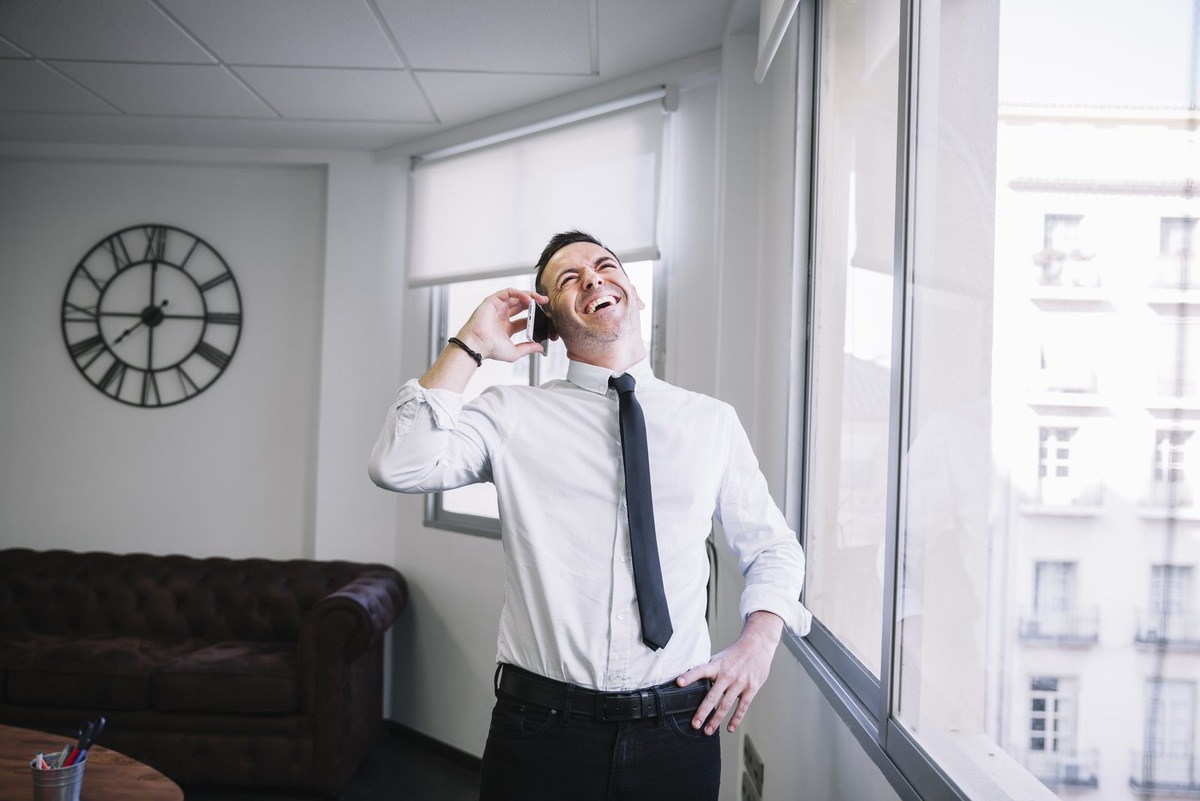    В западных культурах мерилом счастья обычно является личный успех.