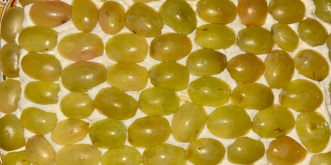 Салат «Тиффани» с говядиной и виноградом: это вкусно, но я хочу улучшить рецепт