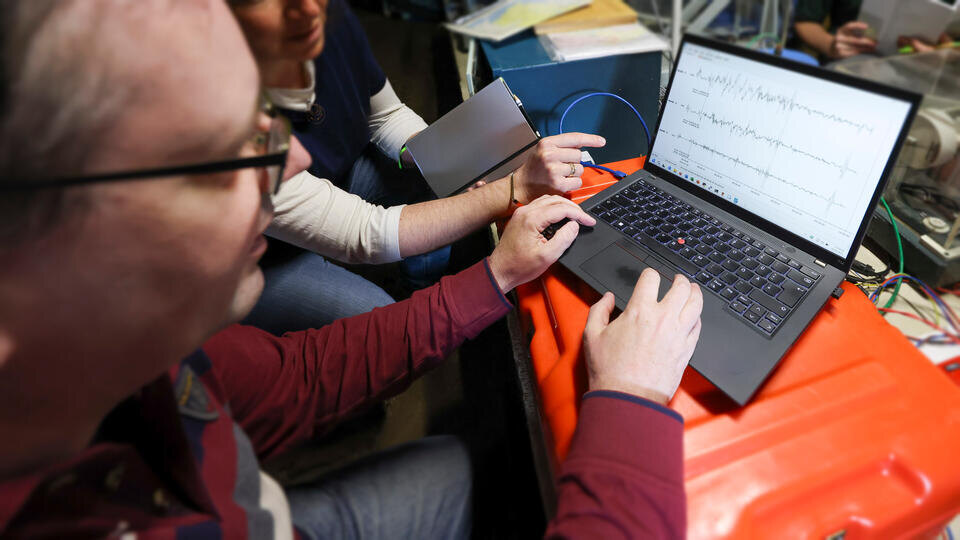     Землетрясение магнитудой 5,7 произошло на Аляске Jan Woitas/picture-alliance/dpa/TASS