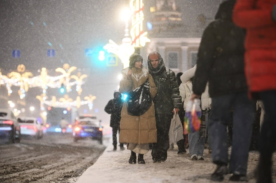    Новогодняя ночь в Петербурге стала самой холодной с начала зимы. Алексей БУЛАТОВ