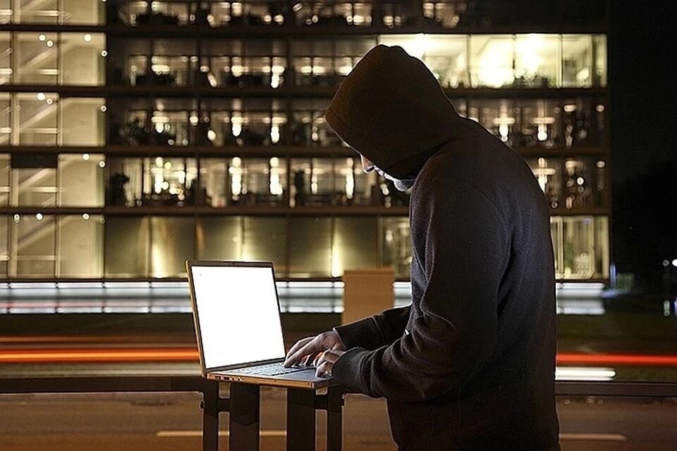    МВД: Мошенники выманивают деньги якобы за возврат оплаты билетов на свидание EAST NEWS