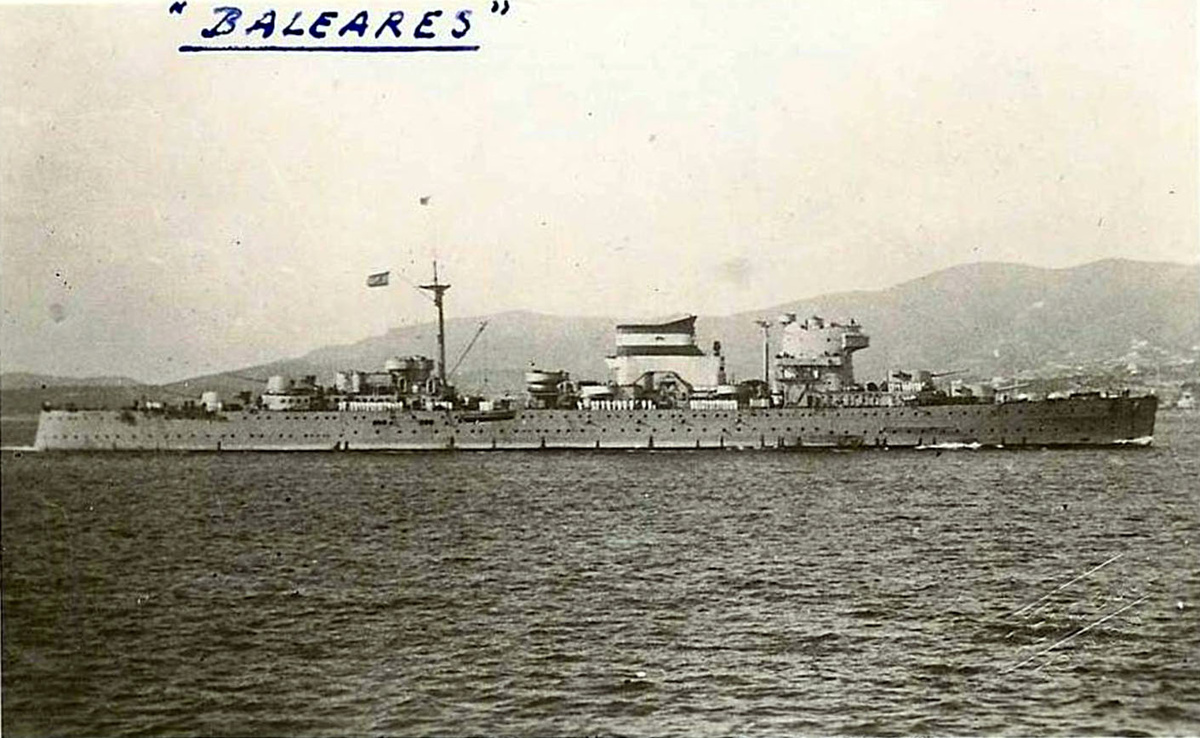 Испанский тяжёлый крейсер «Балеарес».