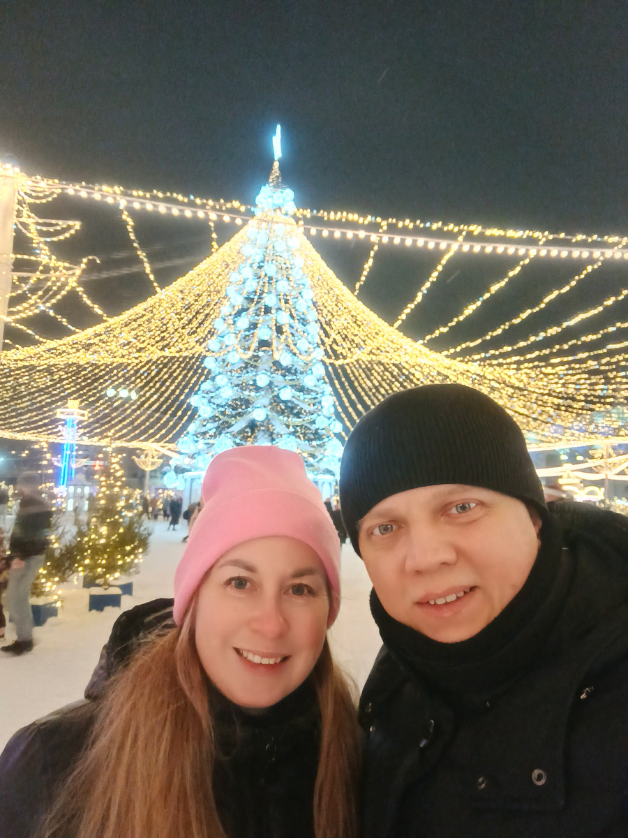 Я и Лёша. Стоим и глупо улыбаемся 😊