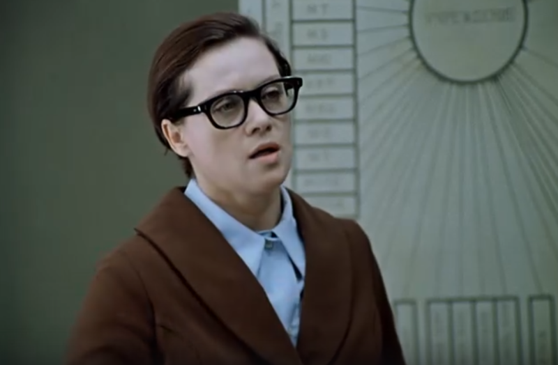    Кадр из фильма "Служебный роман". 1977 год. Реж. Эльдар Рязанов. Студия "Мосфильм"