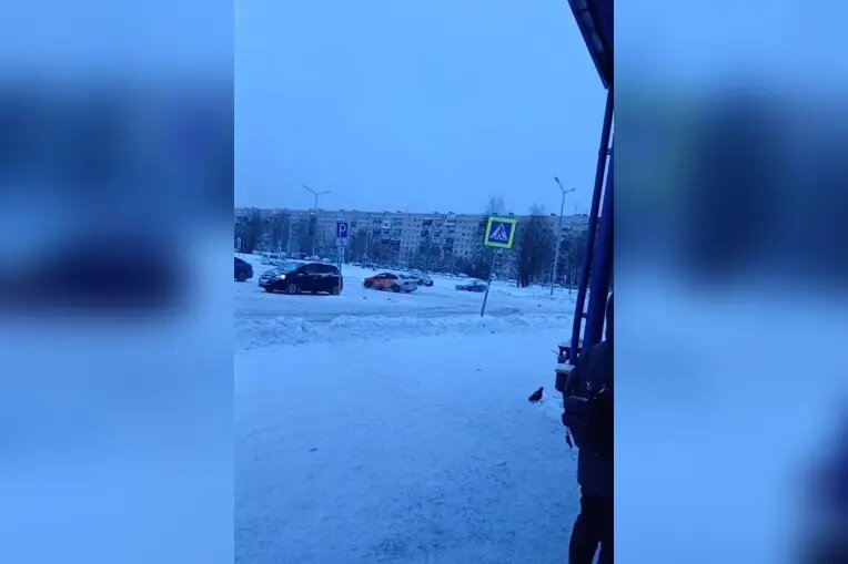    Фото: кадр видео из телеграм-канала «Мегаполис | ДТП и ЧП | Санкт-Петербург | Питер»