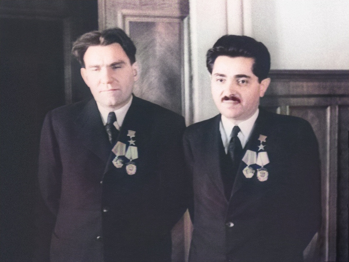 Герои Социалистического Труда Иван Тевадросович Тевосян и Павел Иванович Коробов