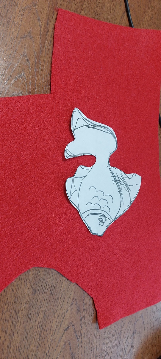 Мой эскиз. Пайетки кое-какие уже есть и бисер тоже есть. Смотрю матерклассы мастериц и медитирую.