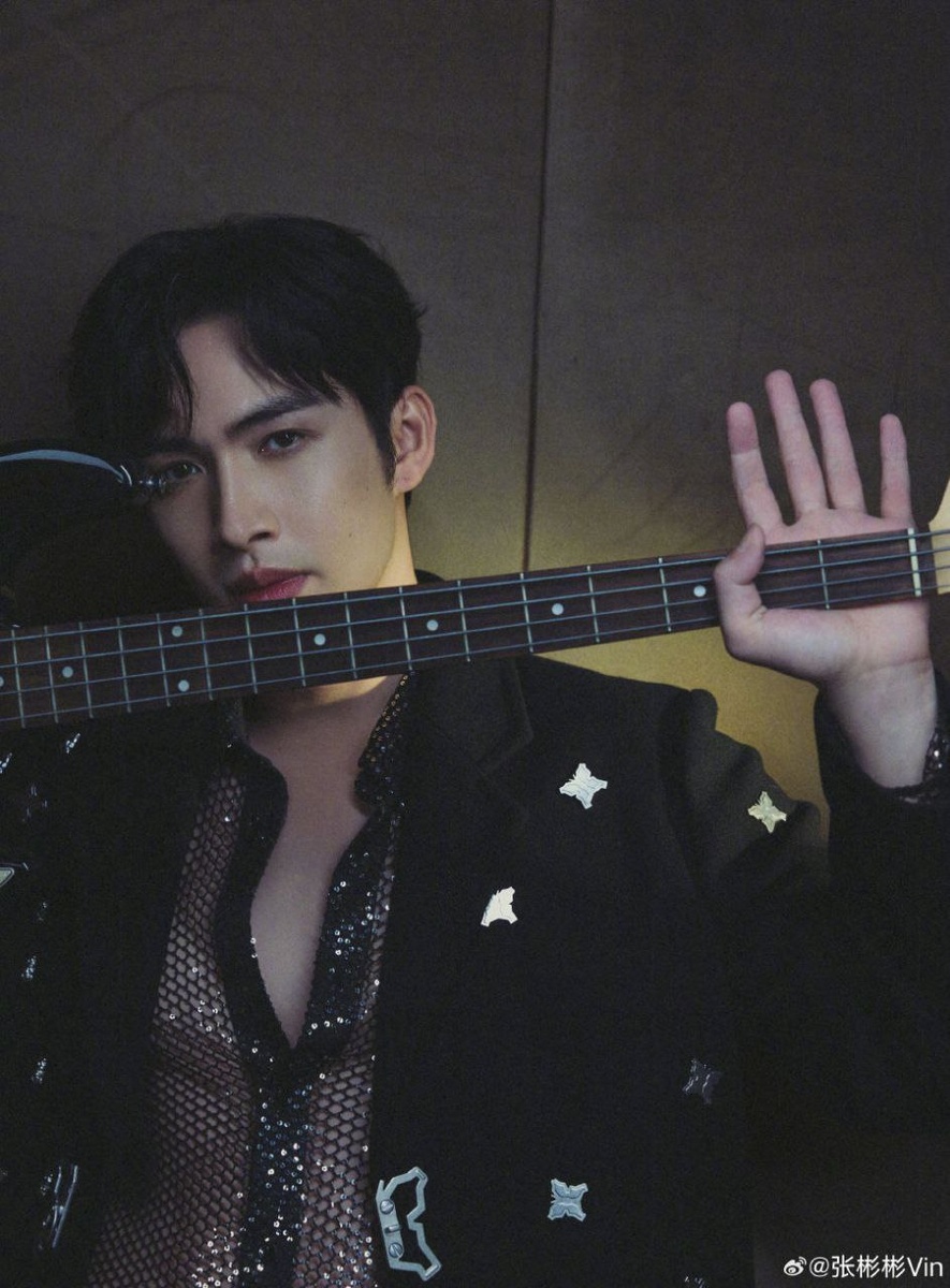 Чжан Биньбинь. Смотрите галерею...