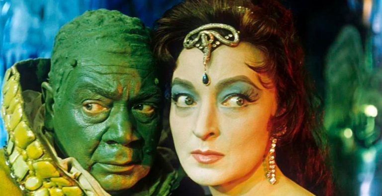    Фото: кадр из фильма "Королевство кривых зеркал" (реж Александр Роу, Киностудия им. М. Горького, 1963г) Алена Мороз