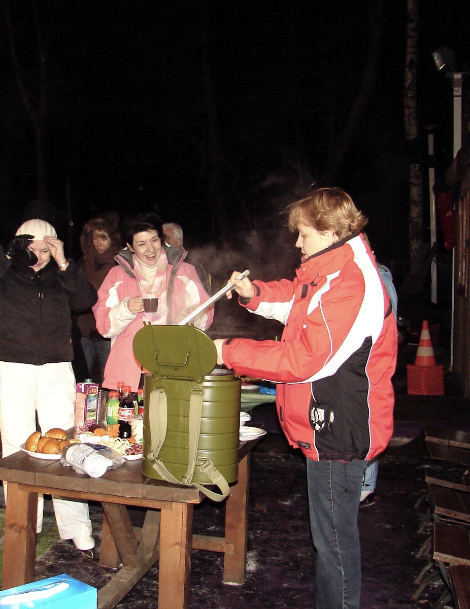 Бухгалтерия на коньках, а глинтвейн - вёдрами! 